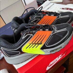 Nike Men's Vibrant Black and Neon Sneakers